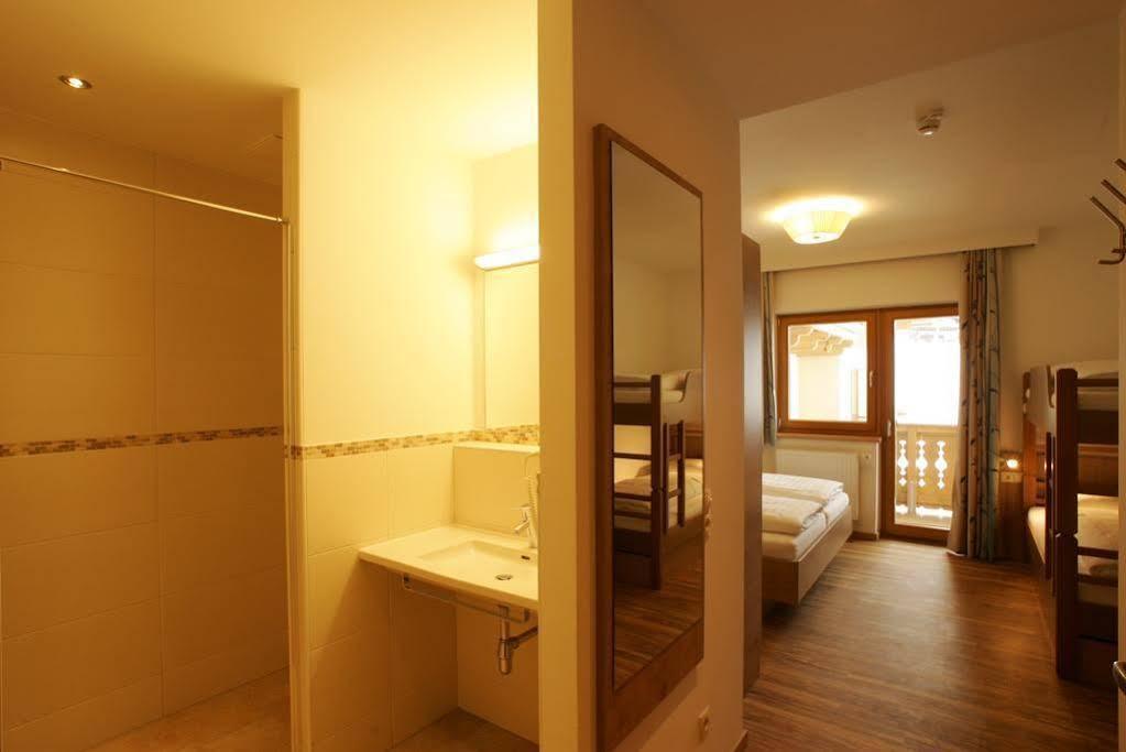 Familien & Wohlfuhlhotel Johanneshof 잘바흐 힌터글렘 외부 사진